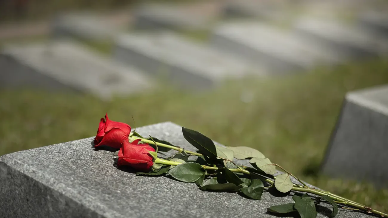 Centros de cementerio plantas artificiales